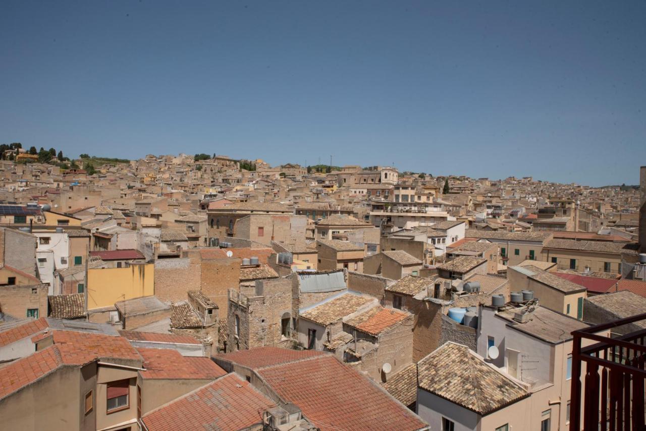 Come A Casa Panoramico E Centralissimo Daire Canicattì Dış mekan fotoğraf