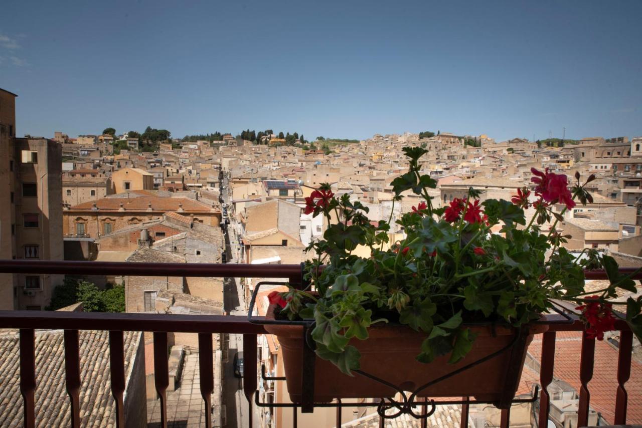 Come A Casa Panoramico E Centralissimo Daire Canicattì Dış mekan fotoğraf