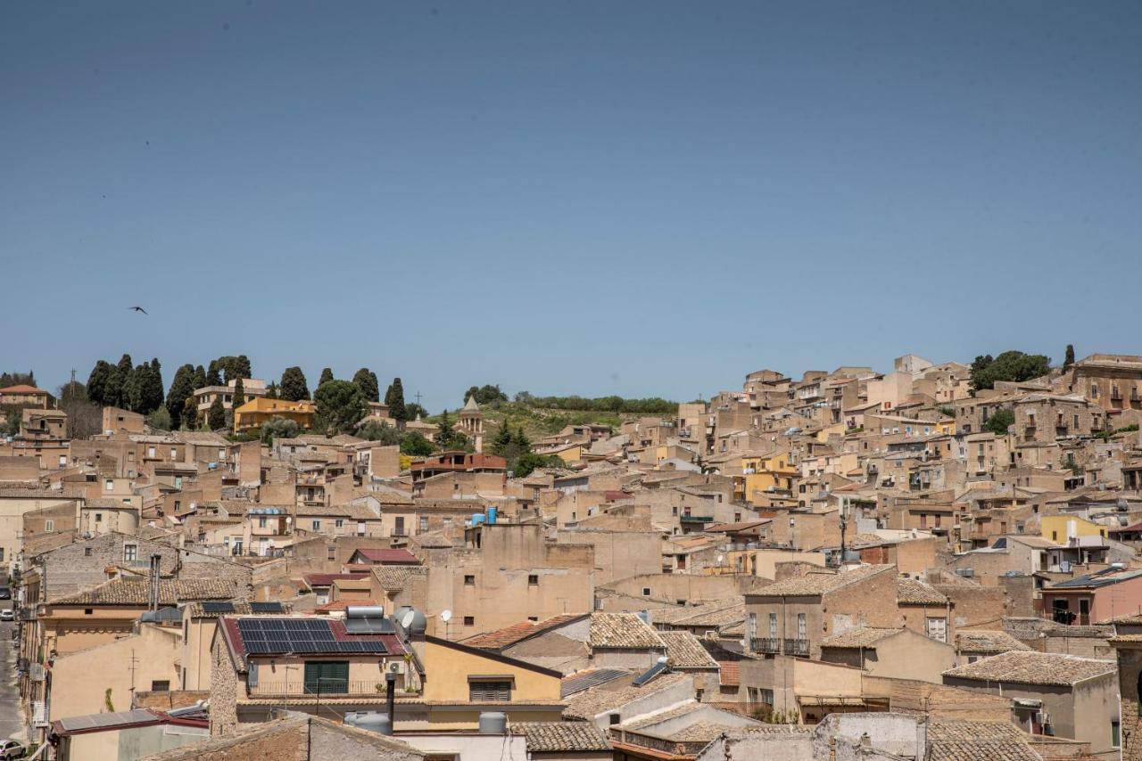 Come A Casa Panoramico E Centralissimo Daire Canicattì Dış mekan fotoğraf